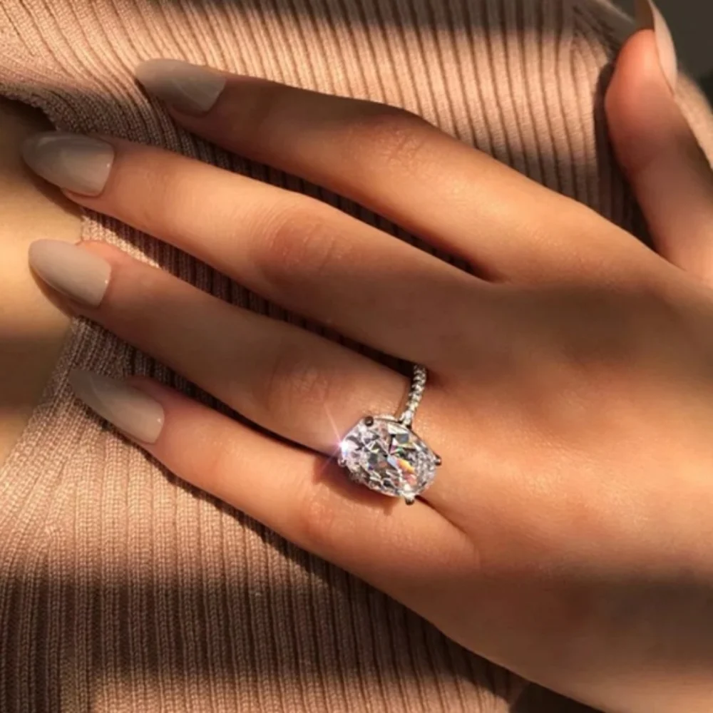 ✨️ NEW “18K Oval Cut Diamond Sterling Silver Ring - Picture 4 of 5